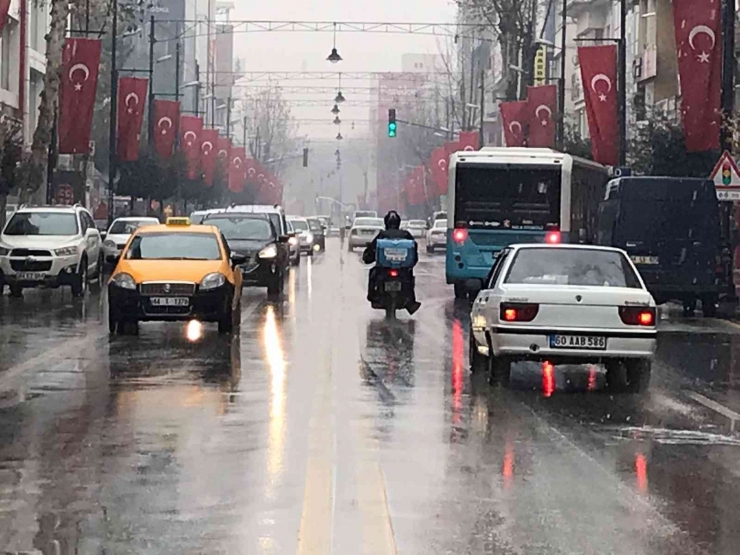 Malatya’da Kar Yağışı Etkili Oluyor