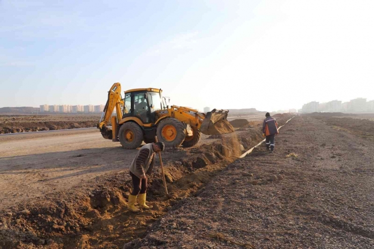 Diyarbakır’da 2 Milyon Maliyetli İçme Suyu Şebeke Döşeme Çalışmaları Sürüyor