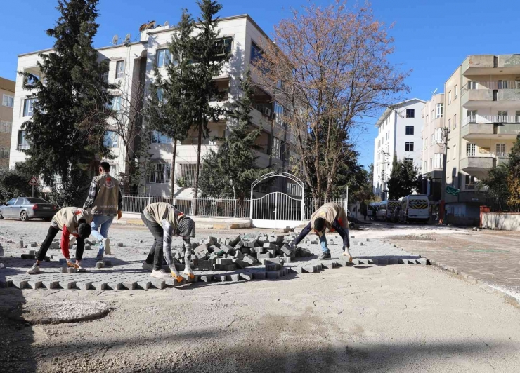 Haliliye’nin 2 Mahallesinde Yol Yapım Çalışması Sürüyor