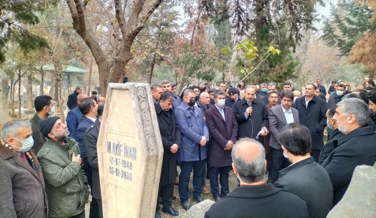 "kudüs Şairi" Mehmet Akif İnan Mezarı Başında Anıldı