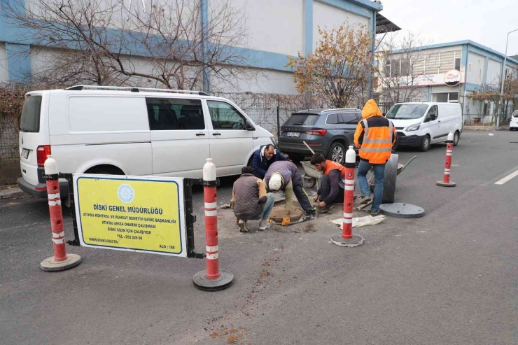 Diski Toptancılar Sitesinde Kanalizasyon Ve Yağmur Suyu Izgaralarında Çalışma Başlattı