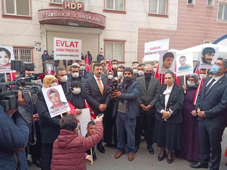 Ak Parti Genel Başkan Yardımcısı Dağ Evlat Nöbetindeki Aileleri Ziyaret Etti