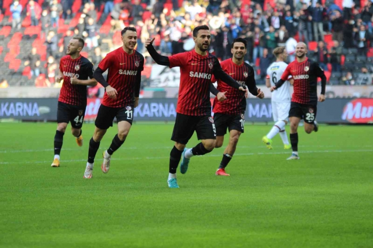 Spor Toto Süper Lig: Gaziantep Fk: 2 - Fatih Karagümrük: 0 (ilk Yarı)