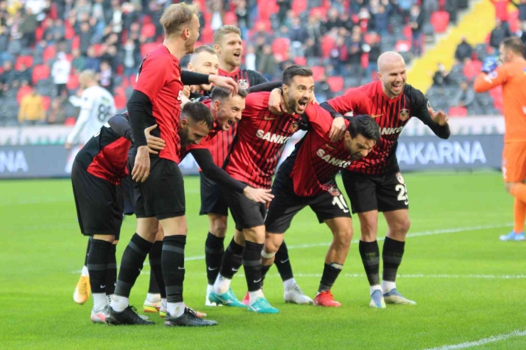 Spor Toto Süper Lig: Gaziantep Fk: 2 - Fatih Karagümrük: 0 (ilk Yarı)