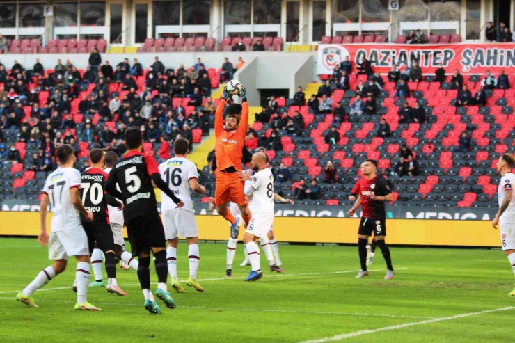 Spor Toto Süper Lig: Gaziantep Fk: 2 - Fatih Karagümrük: 0 (ilk Yarı)