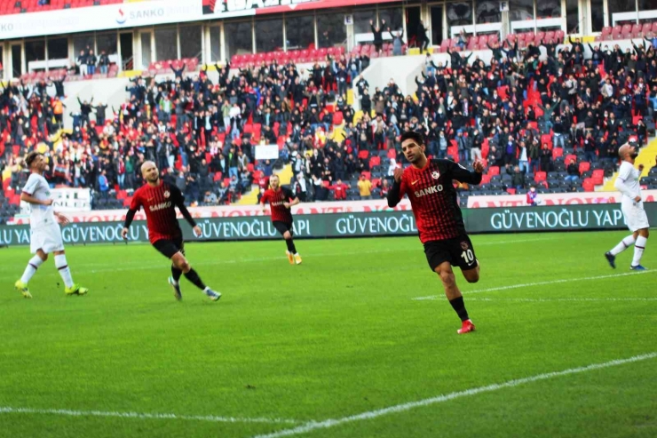 Spor Toto Süper Lig: Gaziantep Fk: 2 - Fatih Karagümrük: 0 (ilk Yarı)