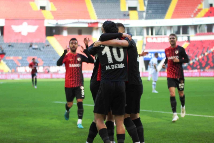 Spor Toto Süper Lig: Gaziantep Fk: 2 - Fatih Karagümrük: 0 (ilk Yarı)