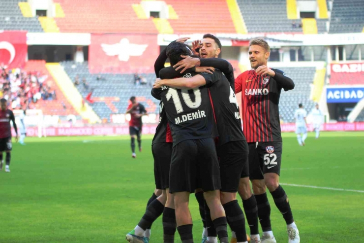 Spor Toto Süper Lig: Gaziantep Fk: 2 - Fatih Karagümrük: 0 (ilk Yarı)