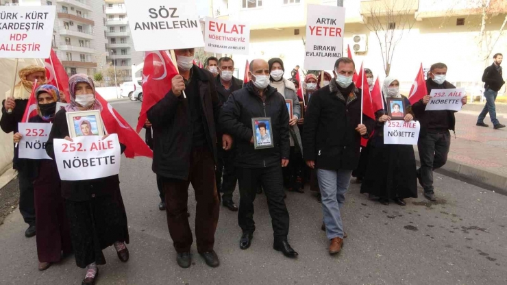 Evlat Nöbetindeki Aileler Direniyor, Sayıları Artıyor