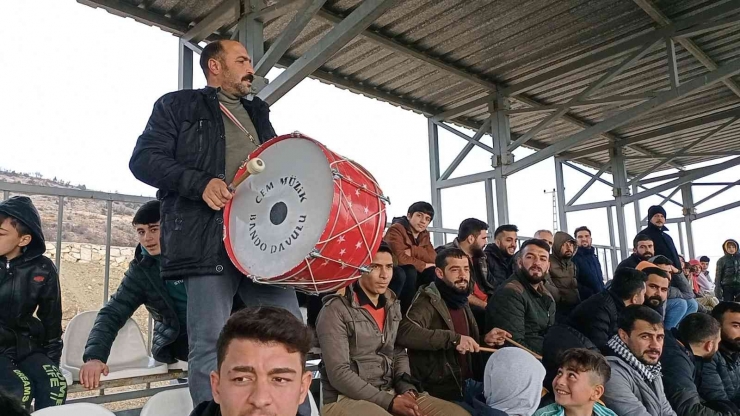 Dicle Gençlikspor İle Bismil Ova Yıldızları Gençlikspor Arasında Puanlar Paylaşıldı