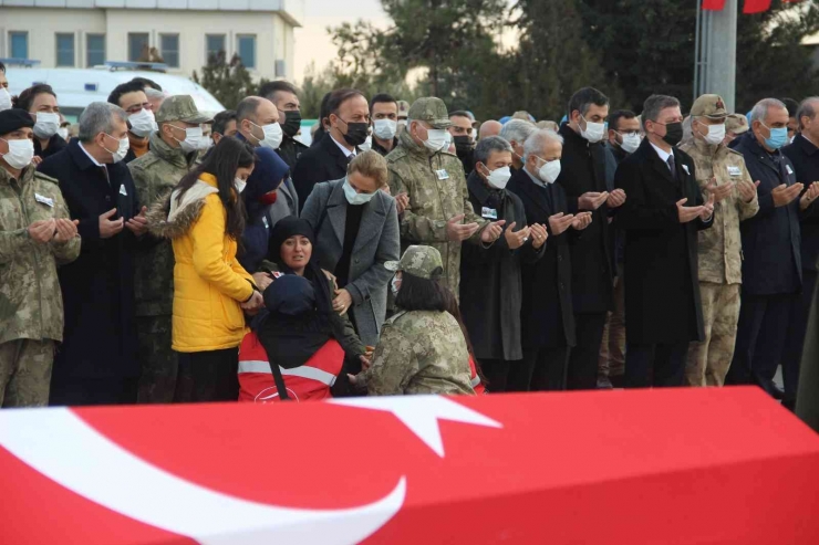 Şehitler Törenle Memleketlerine Uğurlandı