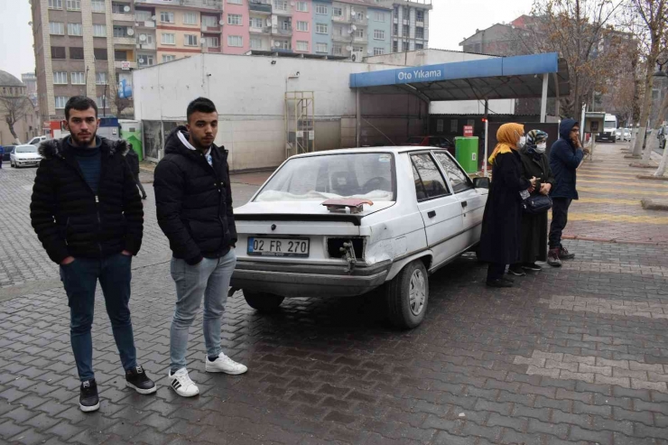 Malatya’da İki Otomobil Çarpıştı: 1 Yaralı