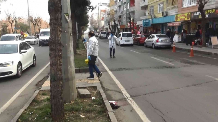 Diyarbakır’da Parkta Yürüyen Yabancı Uyruklu Genç, Tartıştığı Kişi Tarafından Bıçaklandı