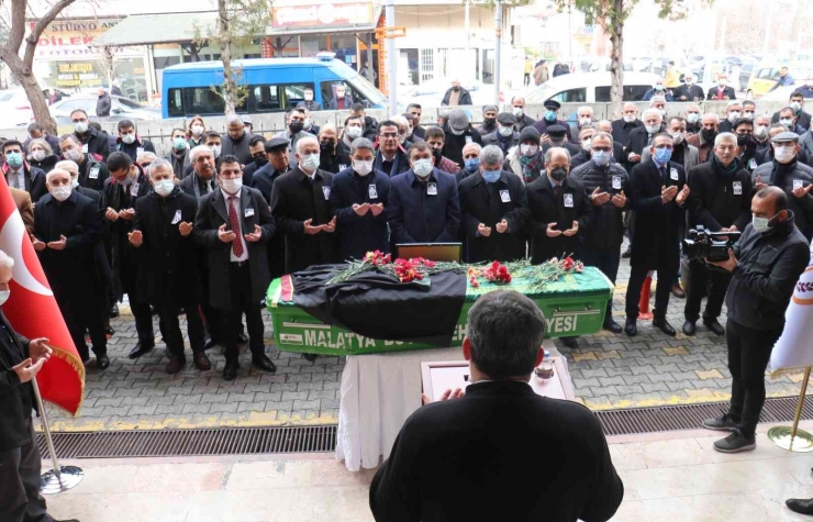 Eski Baro Başkanı Gökçe Adliye Önünde Tören İle Son Yolculuğuna Uğurlandı.