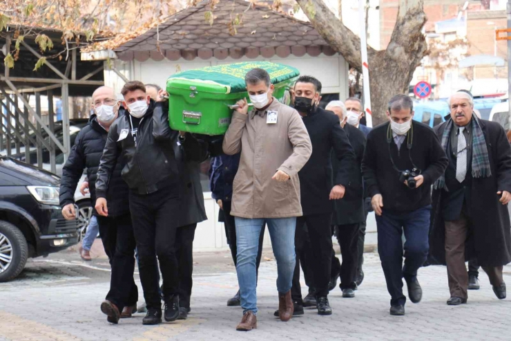 Eski Baro Başkanı Gökçe Adliye Önünde Tören İle Son Yolculuğuna Uğurlandı.