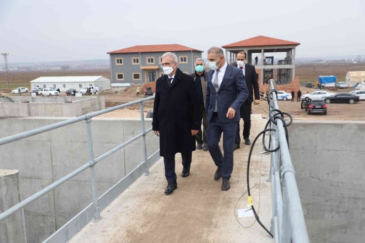 Vali Karaloğlu, Bismil Atık Su Arıtma Tesisinde İncelemelerde Bulundu