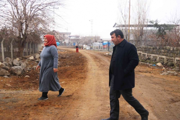 Diyarbakır’da Kırsal Mahallenin ‘tek Kadın Muhtarı’ Koltuğu Eşinden Aldı