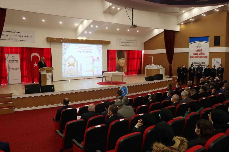 Yarışmada Dereceye Giren İmam Hatiplilere Ödül Verdi