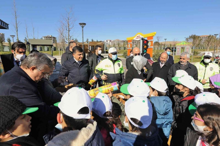 Çocuk Hakları Alt Komisyonu Üyeleri Trafik Parkında İnceleme Yaptı