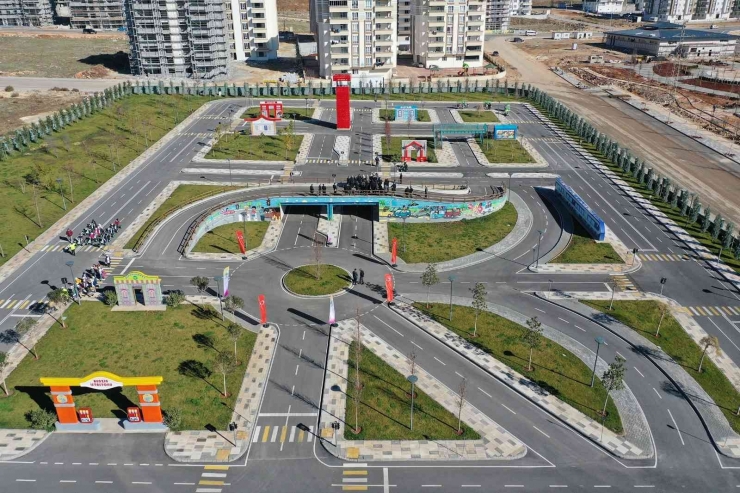 Çocuk Hakları Alt Komisyonu Üyeleri Trafik Parkında İnceleme Yaptı