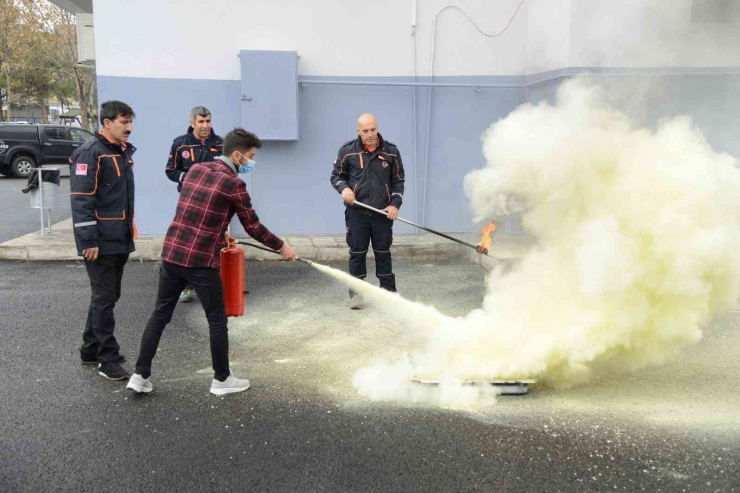 Diyarbakır’da Akademi Lise Öğrencilerine Afet Eğitimi Verildi