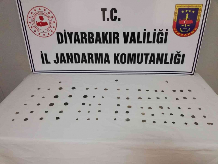 Diyarbakır’da Tarihi Eser Kaçakçılığı Yapan 3 Şahıs Suçüstü Yakalandı