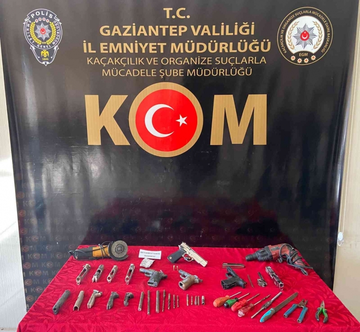 Kurusıkı Tabancaların Gerçek Tabancaya Dönüştürüldüğü Atölyeye Operasyon