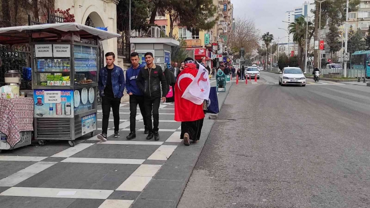 Cumhurbaşkanı Sevgisi Yollara Düşürdü