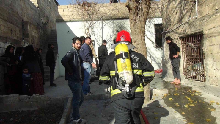 Şanlıurfa’da Mesken Yangını Korkuttu