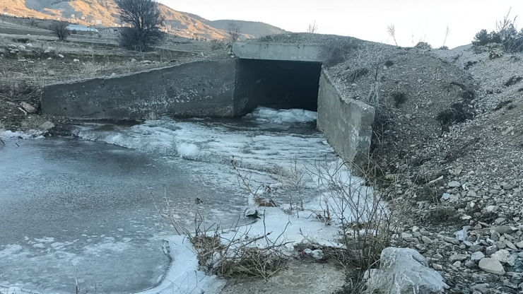 Adıyaman’da Dereler Buz Tuttu