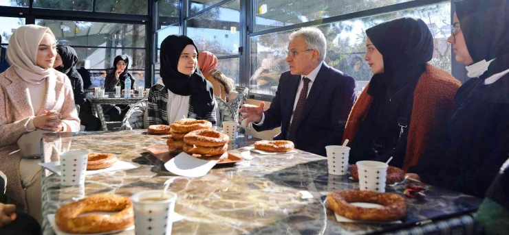 Milletvekili Yavuz Gaün Genç Ofiste Öğrencilerle Bir Araya Geldi