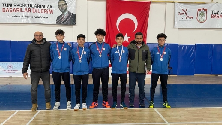 Teknik Lise Öğrencileri Adını Türkiye Yarı Finaline Yazdırdı