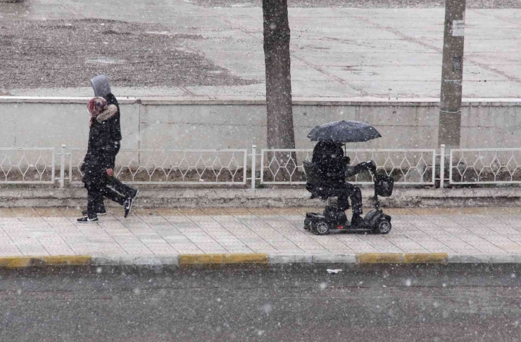 Adıyaman’a Mevsimin İlk Karı Yağdı