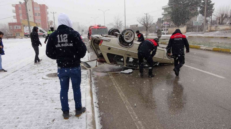 Takla Atan Otomobilini Bırakıp Kaçtı