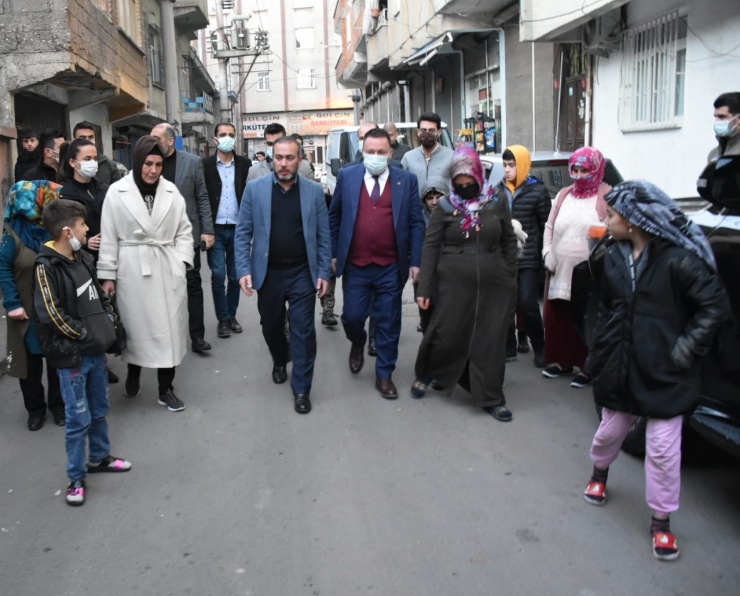 Ak Partili Beyoğlu Ve Aydın, Bağlar Sokaklarında Halkla Buluştu