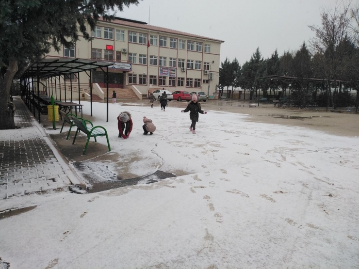 Gaziantep’te Yılın İlk Kar Yağışı Başladı