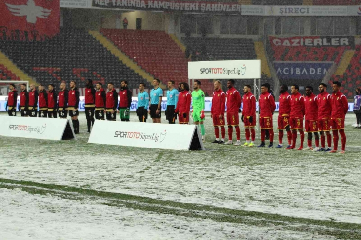 Spor Toto Süper Lig: Gaziantep Fk: 0 - Yeni Malatyaspor: 0 (ilk Yarı)