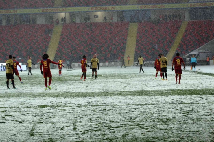 Spor Toto Süper Lig: Gaziantep Fk: 0 - Yeni Malatyaspor: 0 (ilk Yarı)