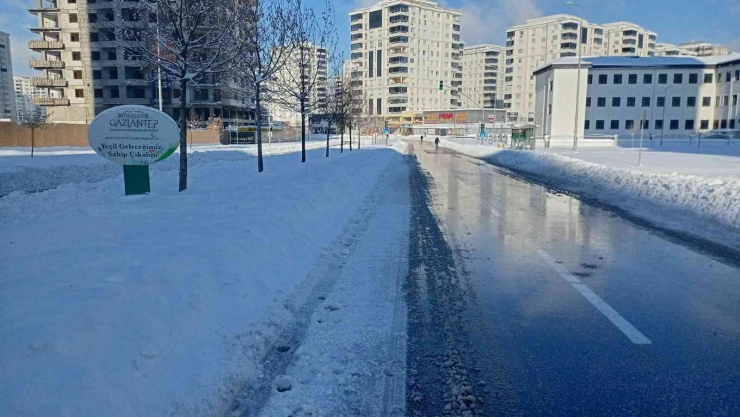 Gaziantep’te Karla Mücadele Sürüyor