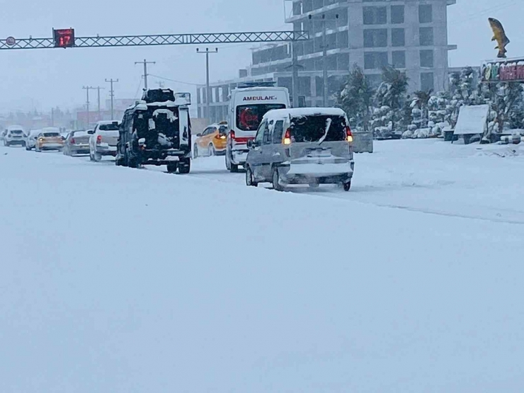 Diyarbakır Kara Teslim, Araçlar Yollarda Kaldı