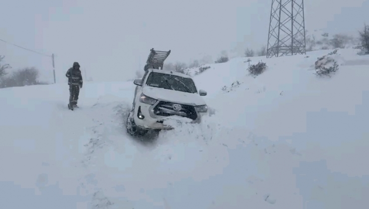 Dicle Elektrik Silvan Ekipleri Kardan Kurtulduktan Sonra Enerji İçin Harekete Geçti