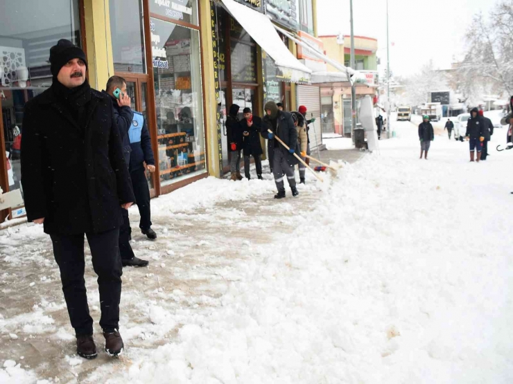 Başkan Doğru, Kar Temizleme Çalışmalarını Yerinde İnceledi