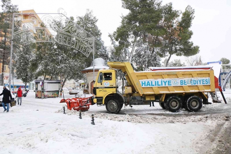 Haliliye’de Karla Mücadelede Ekipleri Sahada