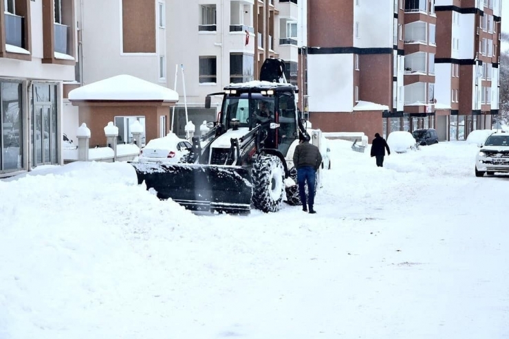 Başkan Zelyurt, Kar Çalışmalarını Denetledi