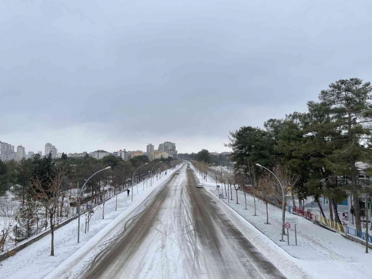 Siverek’te Yoğun Kar Ve Tipi Hayatı Durma Noktasına Getirdi