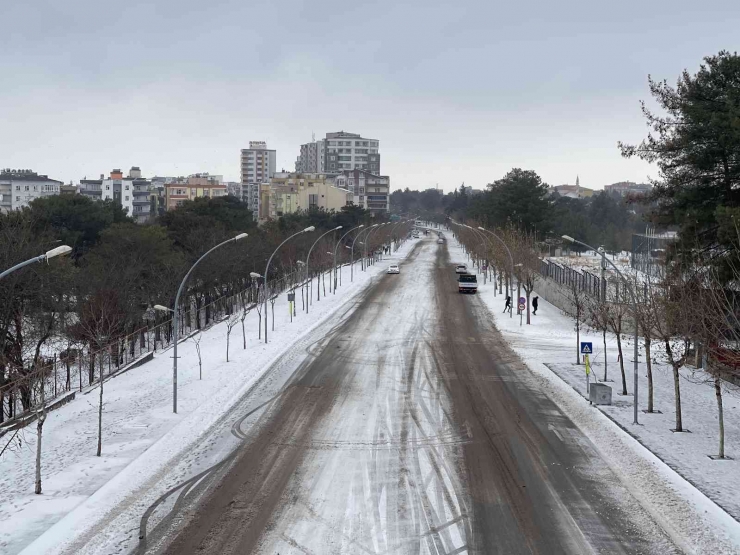 Siverek’te Yoğun Kar Ve Tipi Hayatı Durma Noktasına Getirdi