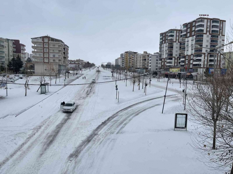 Siverek’te Yoğun Kar Ve Tipi Hayatı Durma Noktasına Getirdi