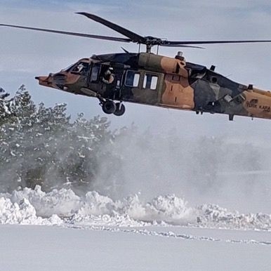 Otoyolda Mahsur Kalanlar İçin 2 Helikopter Tahsis Edildi