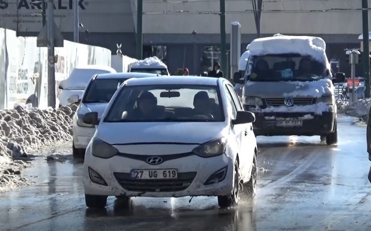 Gaziantep’te Kapanan Tüm Yollar Trafiğe Açıldı