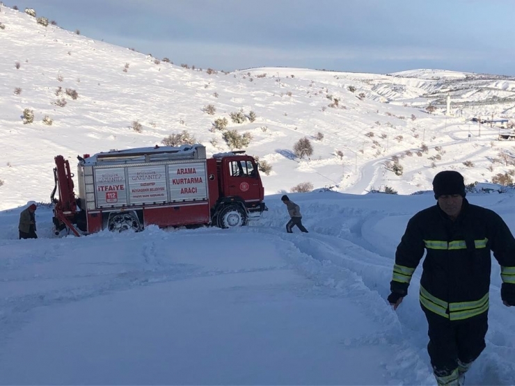 Gaziantep’te Ahır Çöktü, 10 Hayvan Telef Oldu